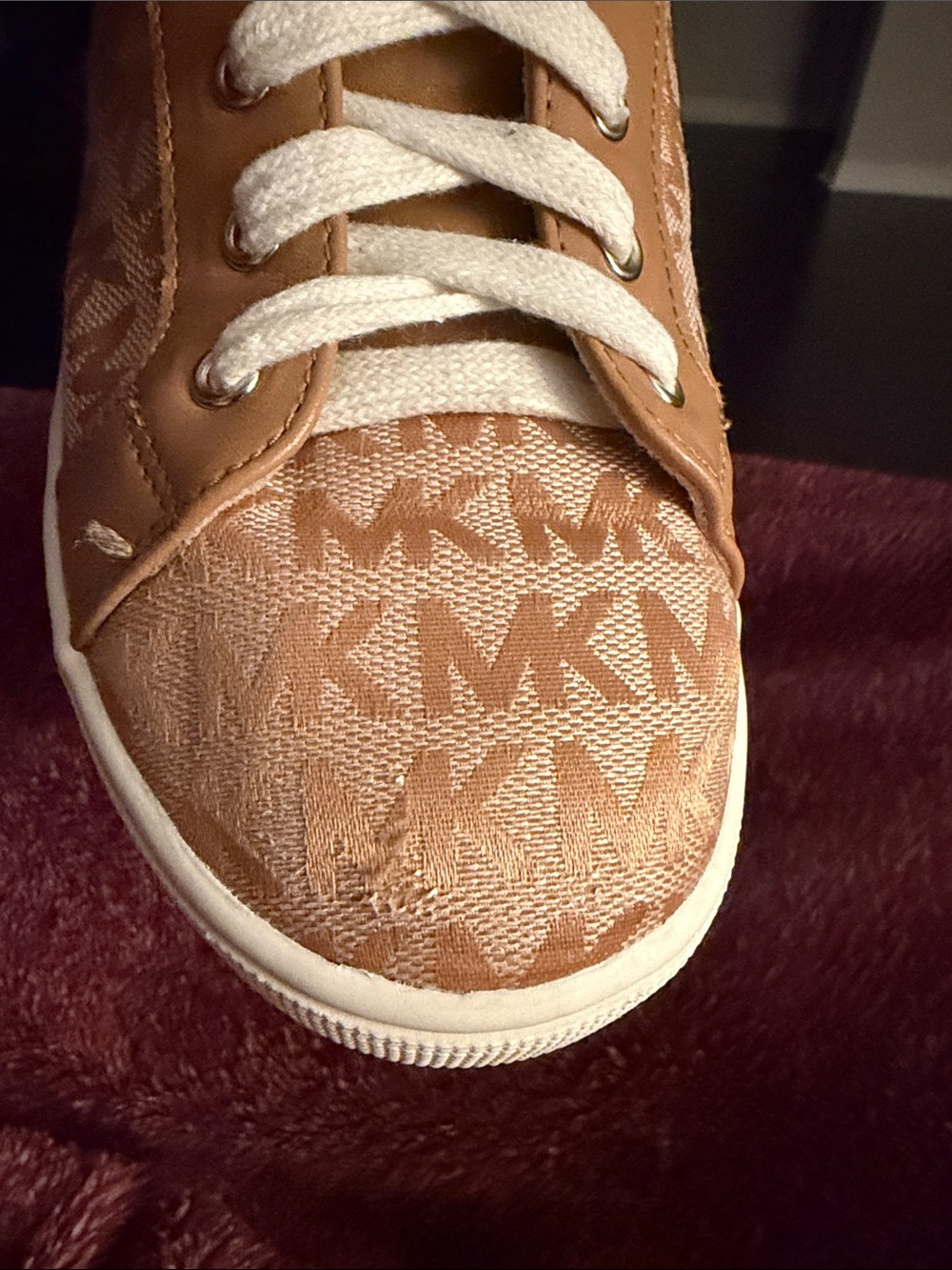 Michael Kors Tan and White Logo Low-Top Sneakers - Picture 2 of 5